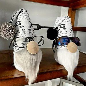 Gnome Eyewear Stands/Eyewear Accessories/Eyechart Eyewear Stand